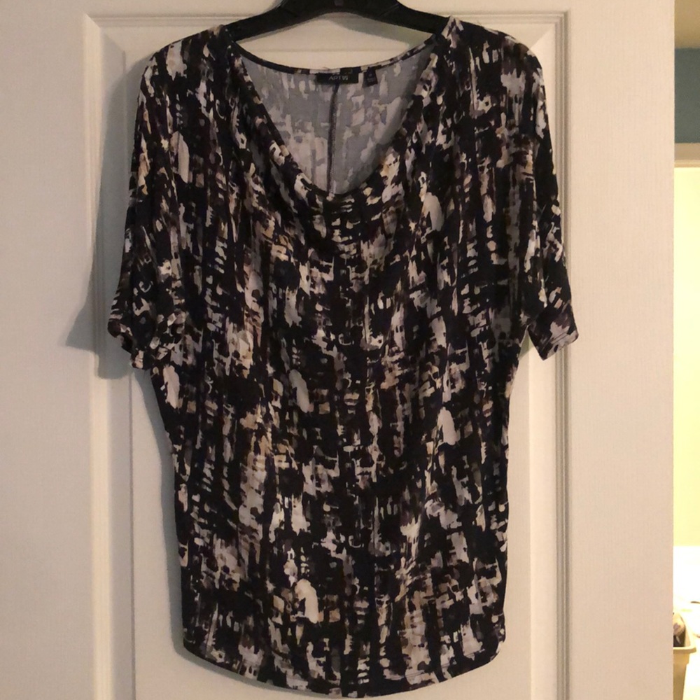 Scoop neck top